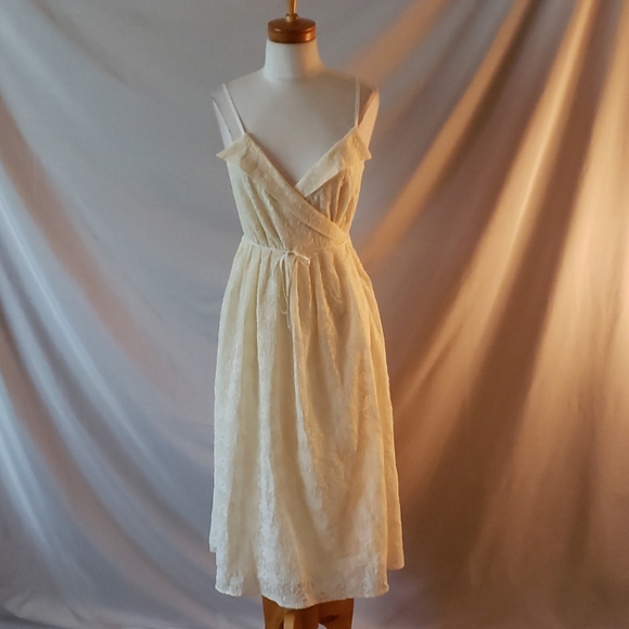 NEW Madewell Ivory Floral Embroidered Wrap Dress - Picture 1 of 16